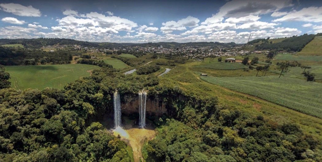 Cachoeira em Ponte Serrada